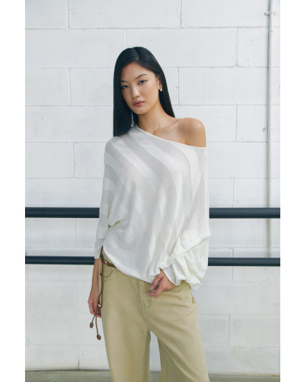Isee Off-Shoulder Top in Off-White