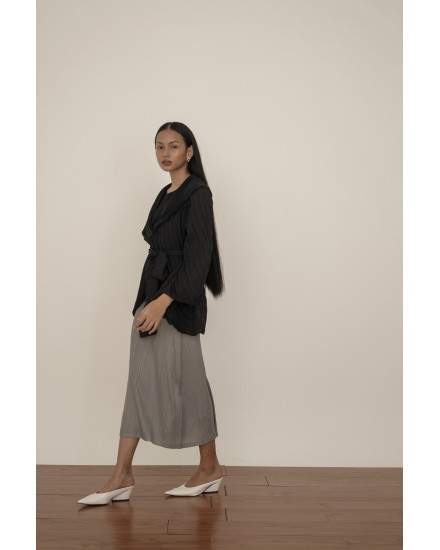 Aune Outer in Charcoal