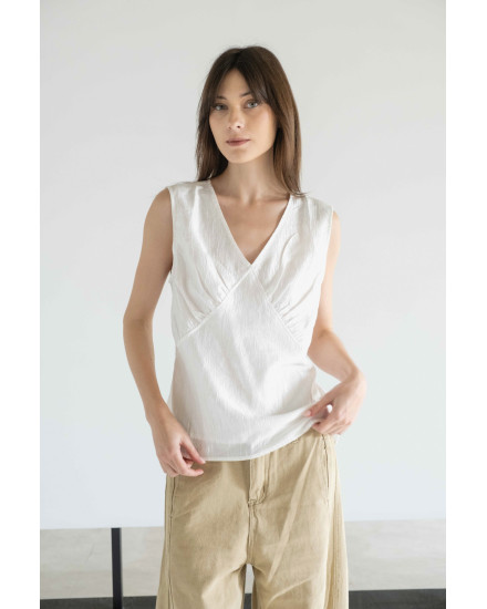 Mamo Textured Satin Top in White